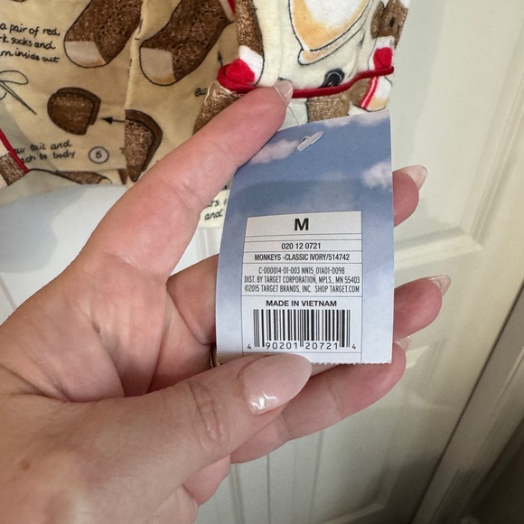 Nick & Nora How To Sew A Sock Monkey Long Sleeve Pajama Set Women’s M NWT *FLAW - Picture 9 of 10